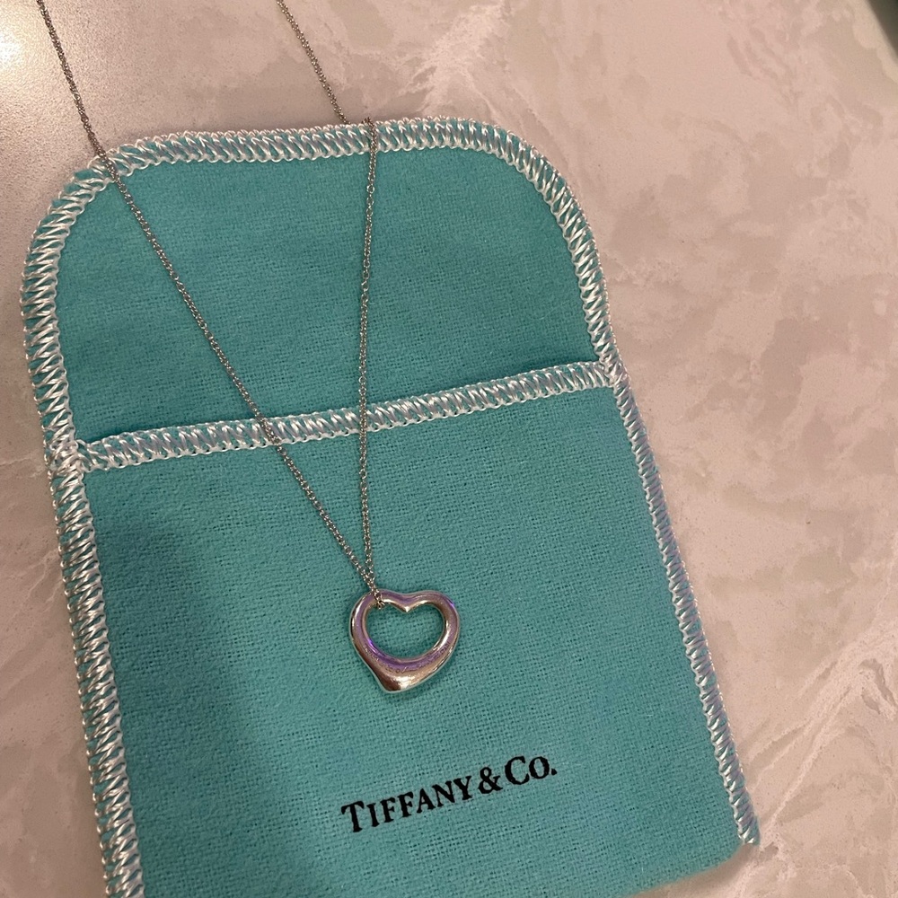 Elsa Peretti®
Open Heart Pendant